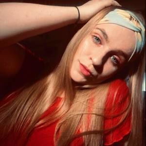 Meet your Posher, Eva